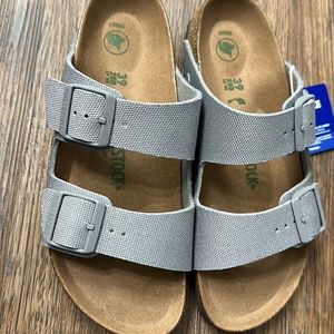 Birkenstock Arizona rivet logo